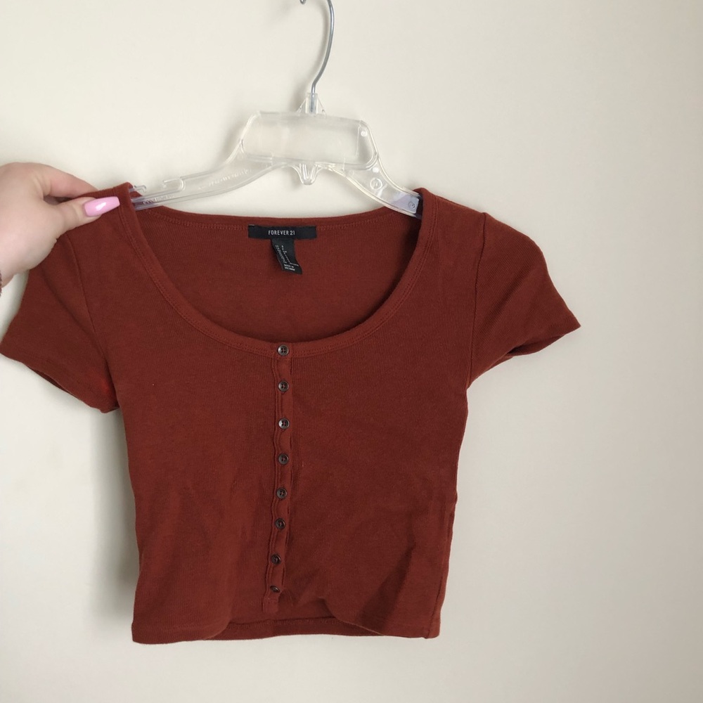 crop top tee